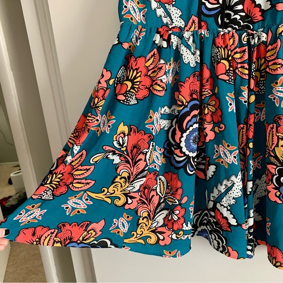 Express Colorful Short-Sleeve Floral Dress - Picture 2 of 9